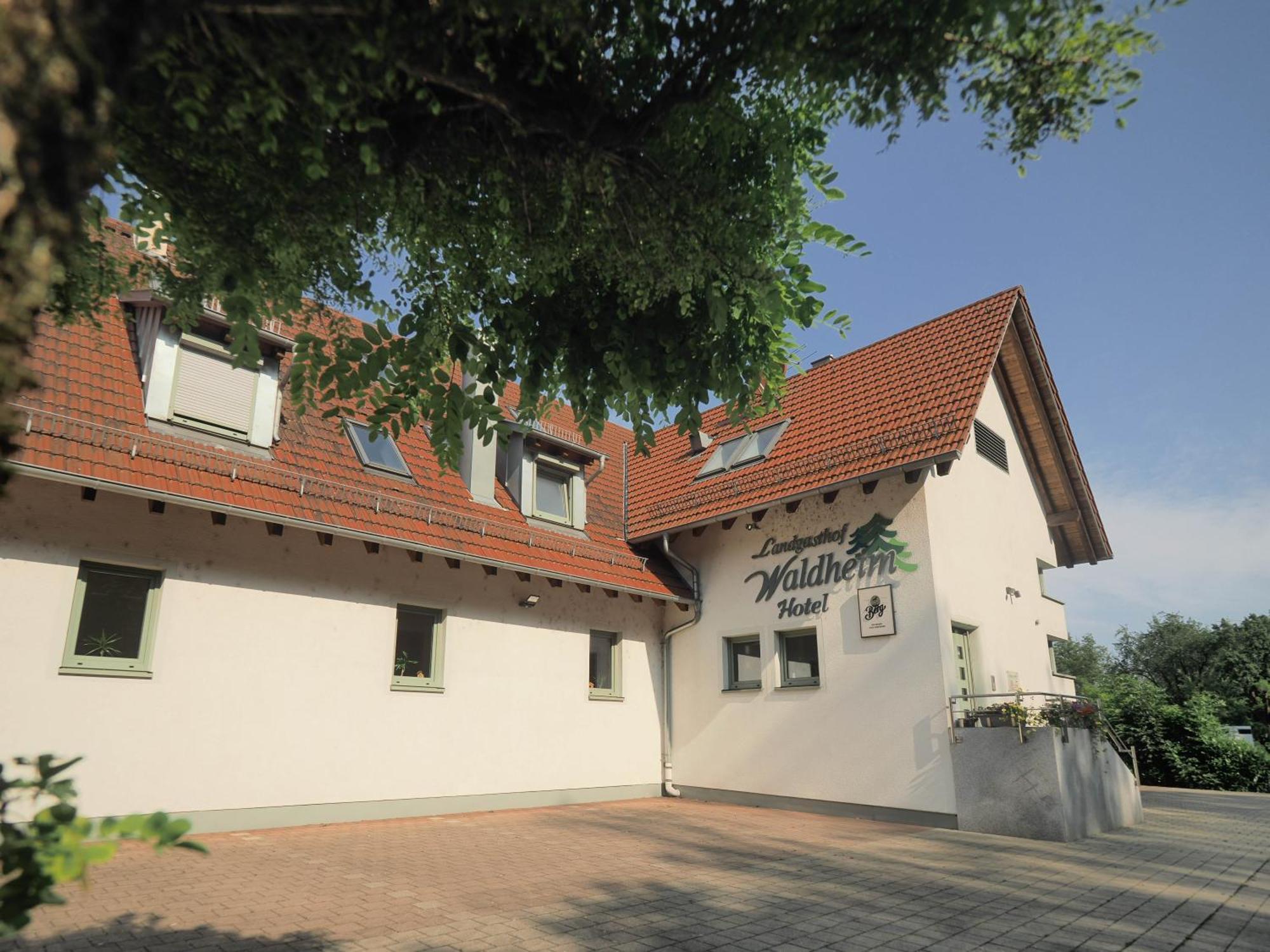 Landhotel Waldheim Pliezhausen エクステリア 写真